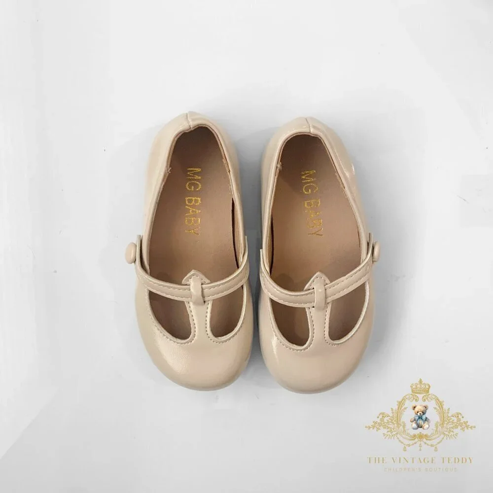 NWT Pretty Girls Mary Jane Flats Vintage Style Cute Children's Shoes Cream 5.5
